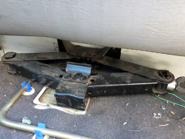 2000 Subaru Sambar TT2 (UW-69d87ae619a5e)[18]