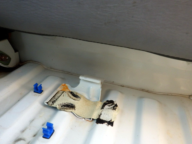 2001 Subaru Sambar TT2 (UW-69ddf7ef3afde)[19]