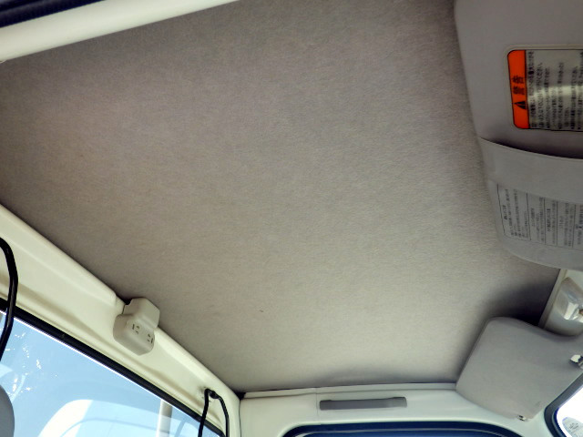 2001 Subaru Sambar TT2 (UW-69ddf7ef3afde)[17]