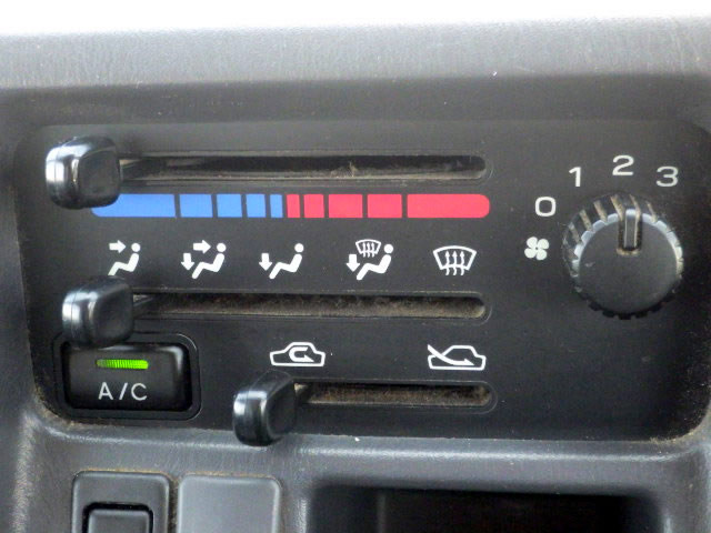 2001 Subaru Sambar TT2 (UW-69ddf7ef3afde)[12]