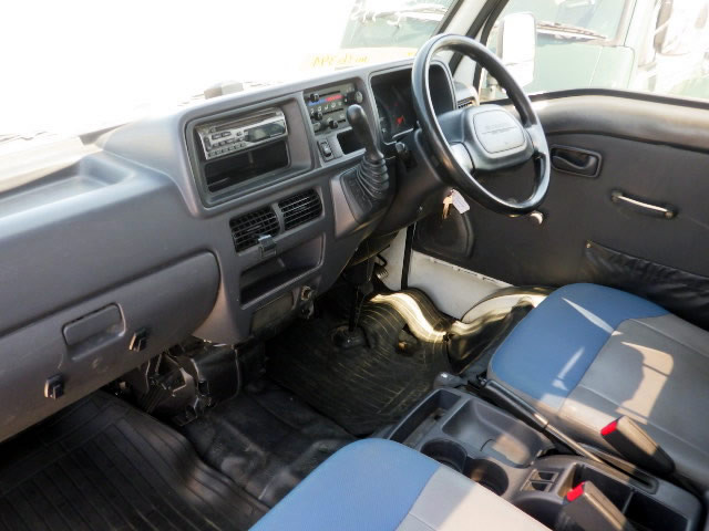 2001 Subaru Sambar TT2 (UW-69ddf7ef3afde)[9]