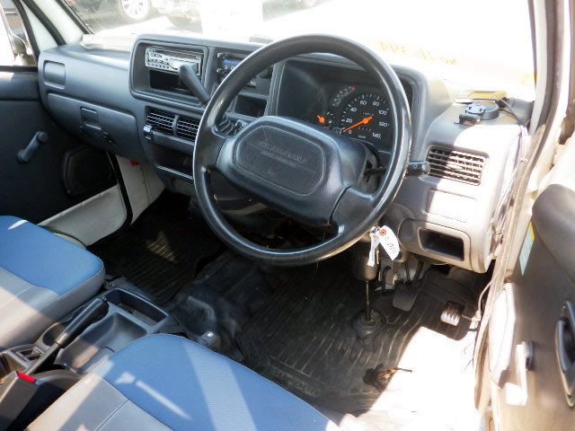 2001 Subaru Sambar TT2 (UW-69ddf7ef3afde)[10]