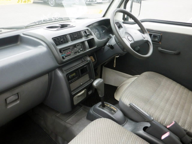 1999 Daihatsu Hijet Truck S200P (UW-69e72bc5c8b0b)[9]