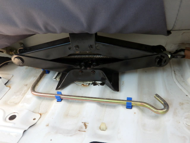 2001 Subaru Sambar TT1 (UW-69ddfd734daeb)[19]