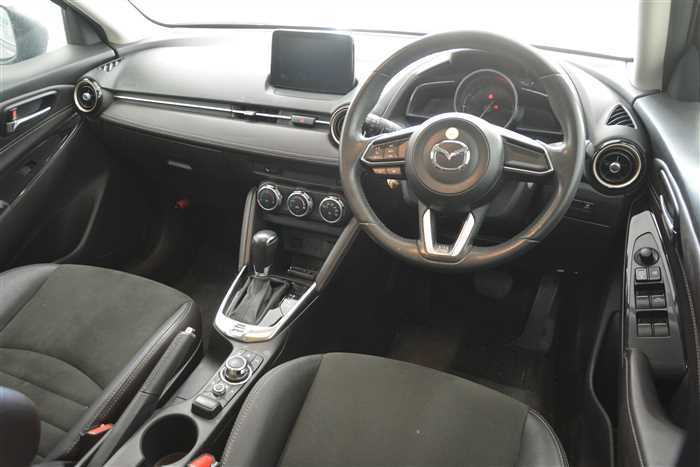 2016 Mazda Demio DBA-DJ3FS (UW-69d9fa00e0a68)[8]