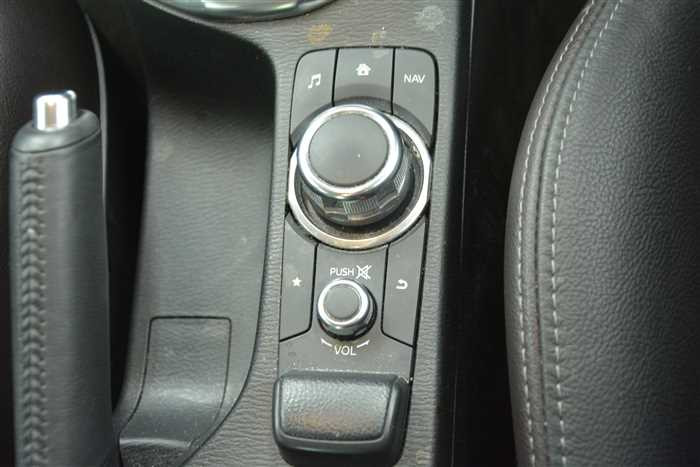 2016 Mazda Demio DBA-DJ3FS (UW-69d9fa00e0a68)[14]