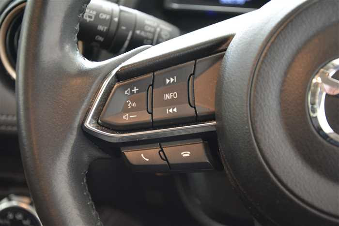 2016 Mazda Demio DBA-DJ3FS (UW-69d9fa00e0a68)[17]