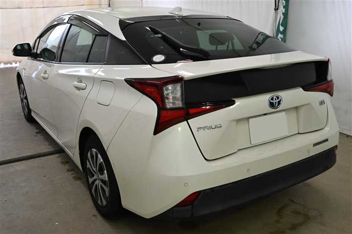 2020 Toyota Prius DAA-ZVW51 (UW-69d9fa01279e1)[3]