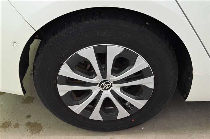 2020 Toyota Prius DAA-ZVW51 (UW-69d9fa01279e1)[5]