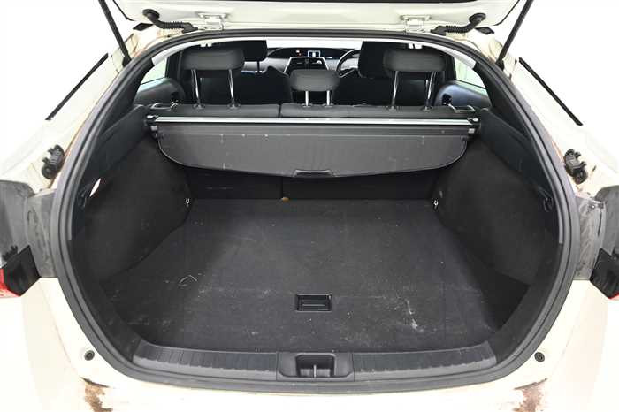 2020 Toyota Prius DAA-ZVW51 (UW-69d9fa01279e1)[8]