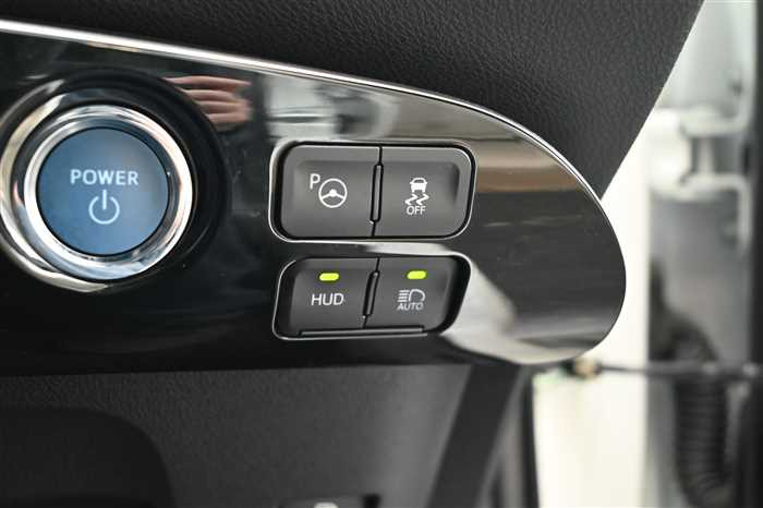 2020 Toyota Prius DAA-ZVW51 (UW-69d9fa01279e1)[13]