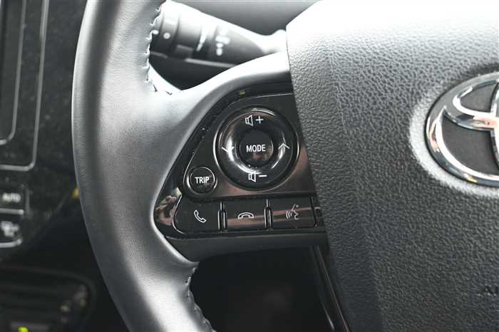 2020 Toyota Prius DAA-ZVW51 (UW-69d9fa01279e1)[17]