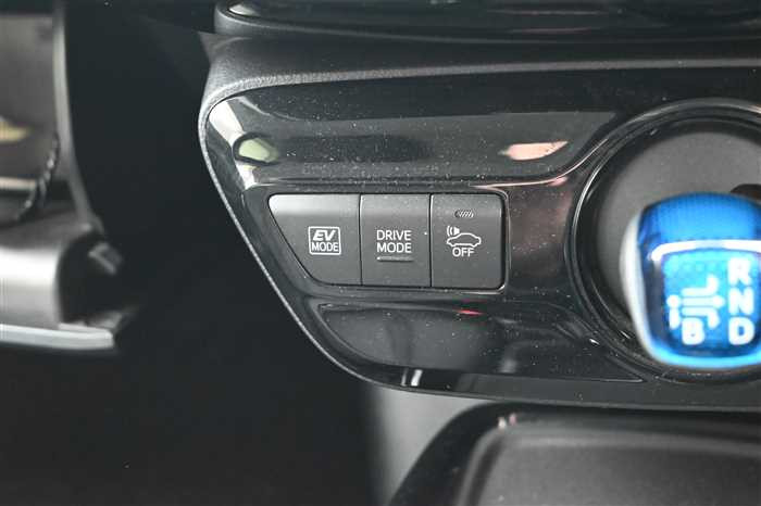 2020 Toyota Prius DAA-ZVW51 (UW-69d9fa01279e1)[19]