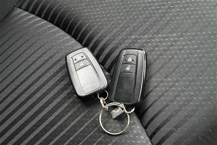 2020 Toyota Prius DAA-ZVW51 (UW-69d9fa01279e1)[25]