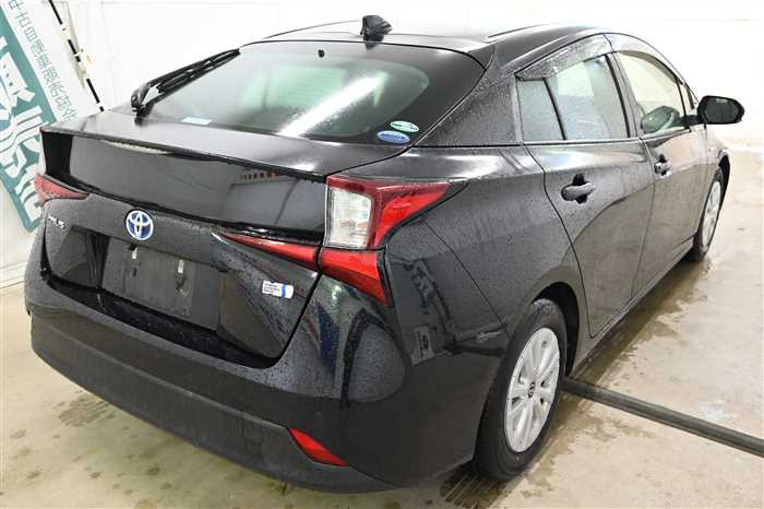 2020 Toyota Prius DAA-ZVW51 (UW-69d9fa01e81b5)[1]