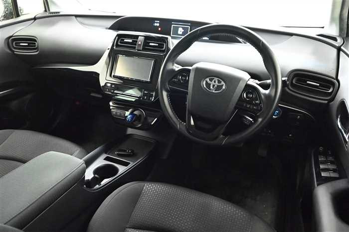 2020 Toyota Prius DAA-ZVW51 (UW-69d9fa01e81b5)[7]