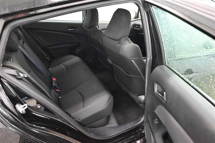 2020 Toyota Prius DAA-ZVW51 (UW-69d9fa01e81b5)[8]