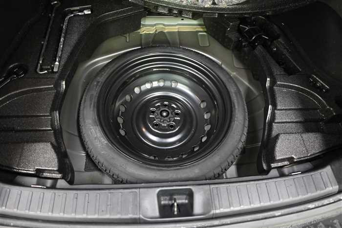 2020 Toyota Prius DAA-ZVW51 (UW-69d9fa01e81b5)[9]