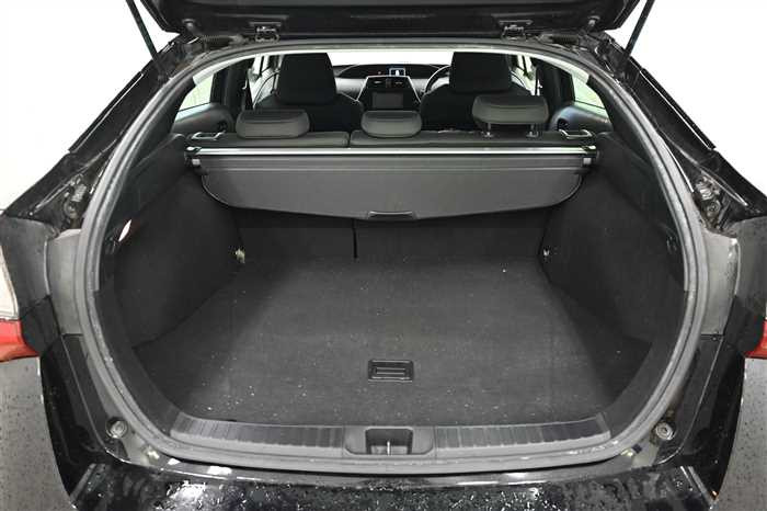 2020 Toyota Prius DAA-ZVW51 (UW-69d9fa01e81b5)[10]