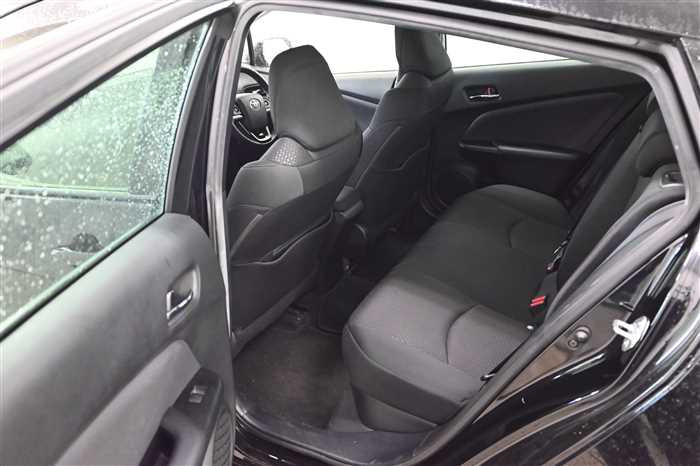 2020 Toyota Prius DAA-ZVW51 (UW-69d9fa01e81b5)[11]