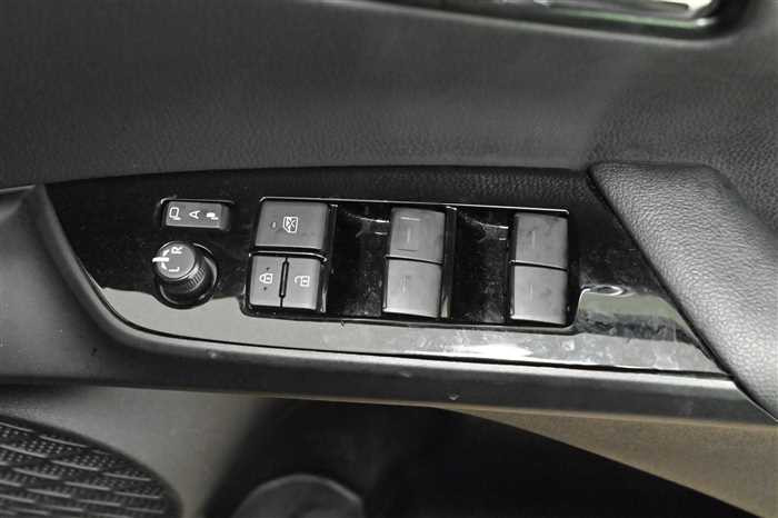 2020 Toyota Prius DAA-ZVW51 (UW-69d9fa01e81b5)[13]