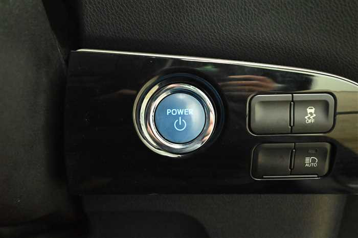 2020 Toyota Prius DAA-ZVW51 (UW-69d9fa01e81b5)[15]