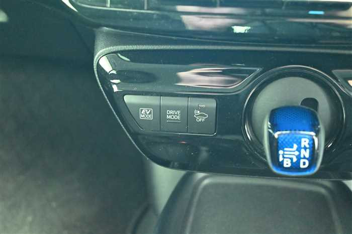 2020 Toyota Prius DAA-ZVW51 (UW-69d9fa01e81b5)[20]