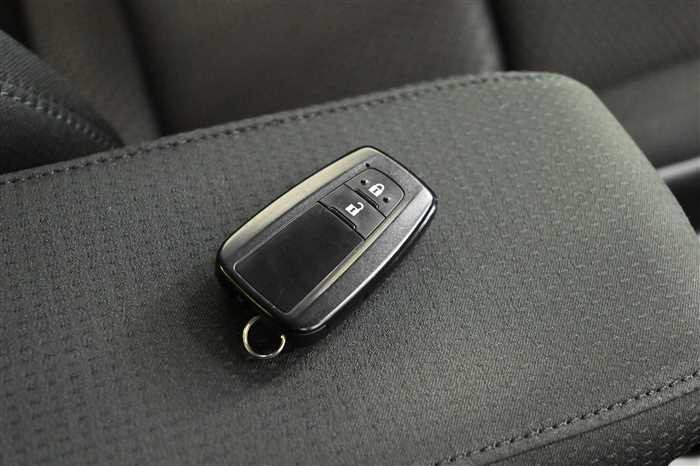 2020 Toyota Prius DAA-ZVW51 (UW-69d9fa01e81b5)[24]