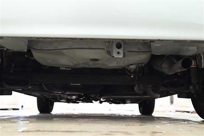 2012 Toyota Ractis DBA-NSP120 (UW-69d9fa021a7ef)[4]