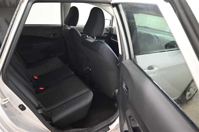 2012 Toyota Ractis DBA-NSP120 (UW-69d9fa021a7ef)[7]