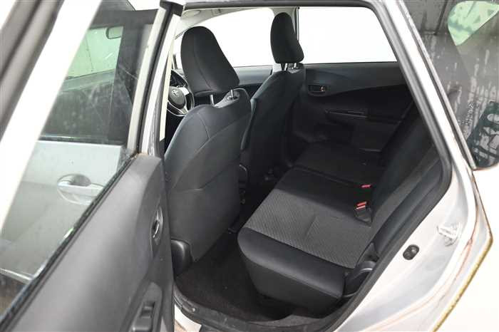 2012 Toyota Ractis DBA-NSP120 (UW-69d9fa021a7ef)[10]