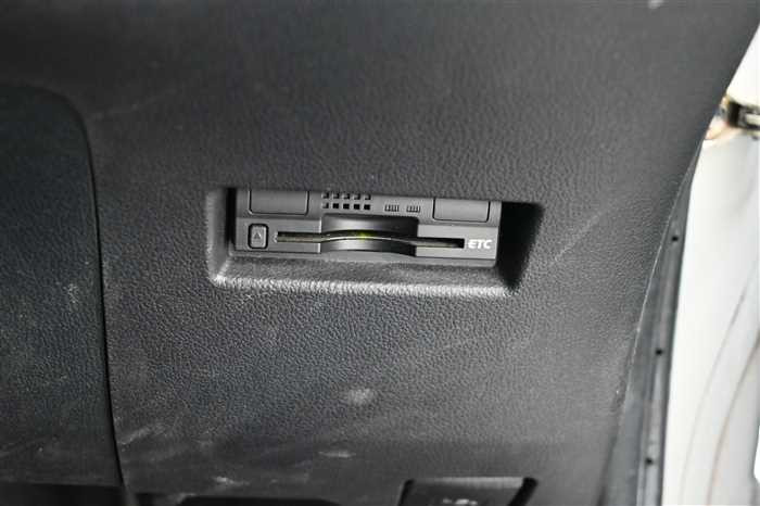 2012 Toyota Ractis DBA-NSP120 (UW-69d9fa021a7ef)[13]