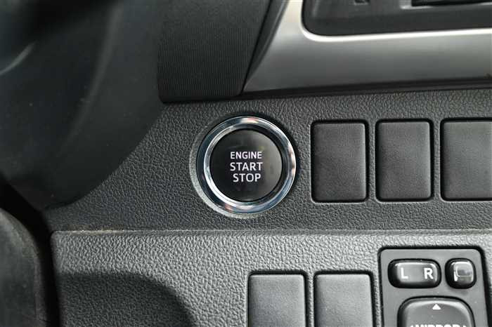 2012 Toyota Ractis DBA-NSP120 (UW-69d9fa021a7ef)[15]