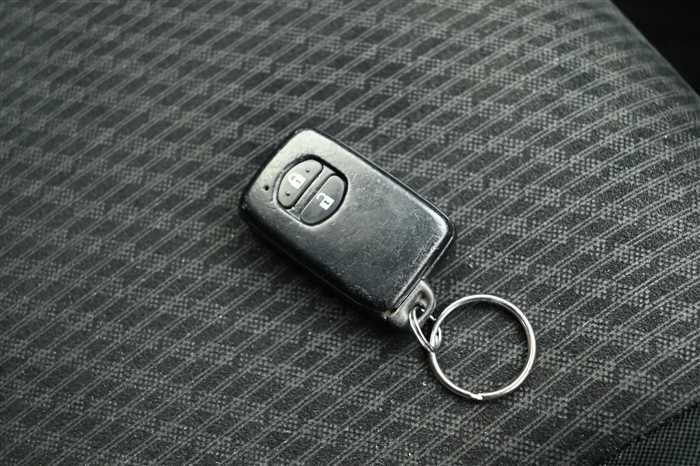 2012 Toyota Ractis DBA-NSP120 (UW-69d9fa021a7ef)[22]