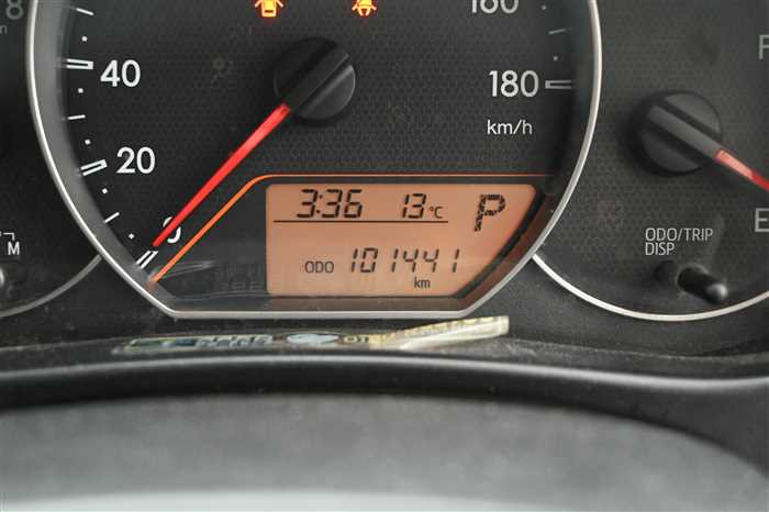 2012 Toyota Ractis DBA-NSP120 (UW-69d9fa021a7ef)[23]