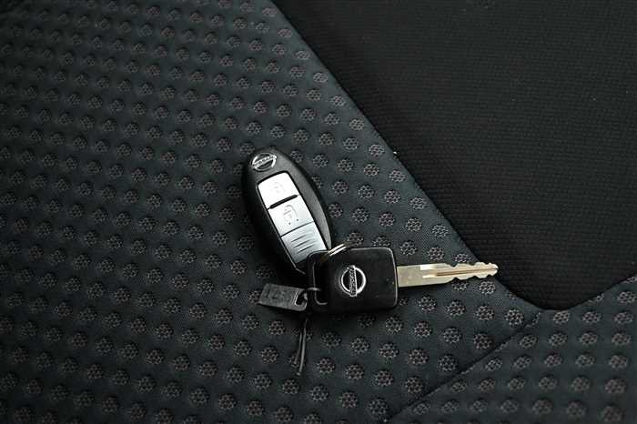 2019 Nissan NV200 Vanette DBF-VM20 (UW-69d9fa026d0c9)[18]