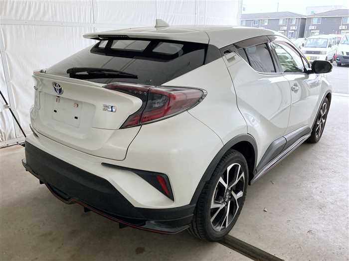 2017 Toyota C-HR DAA-ZYX10 (UW-69d9fa05ad377)[1]