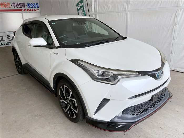 2017 Toyota C-HR DAA-ZYX10 (UW-69d9fa05ad377)[2]