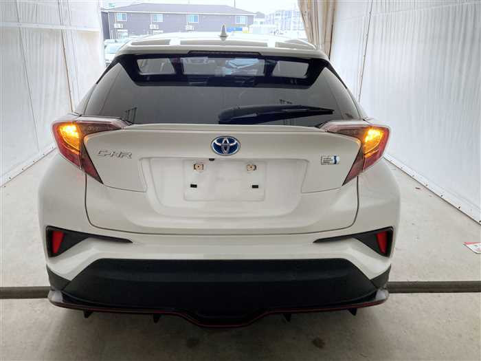 2017 Toyota C-HR DAA-ZYX10 (UW-69d9fa05ad377)[5]