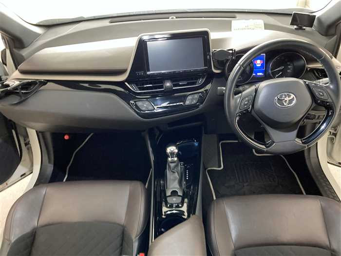 2017 Toyota C-HR DAA-ZYX10 (UW-69d9fa05ad377)[14]