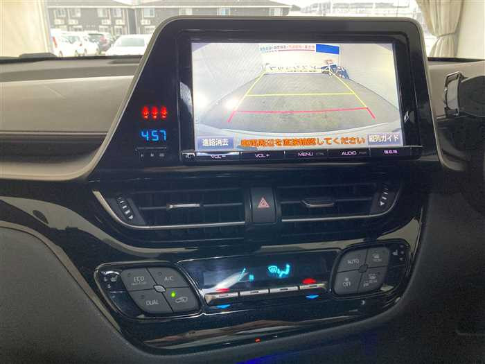 2017 Toyota C-HR DAA-ZYX10 (UW-69d9fa05ad377)[18]