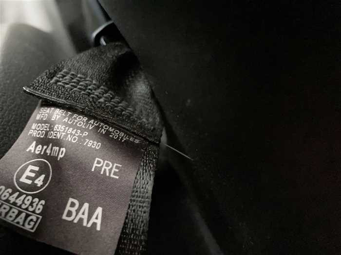 2017 Toyota C-HR DAA-ZYX10 (UW-69d9fa05ad377)[22]