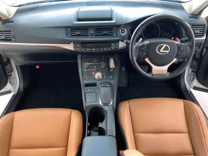 2015 Lexus CT DAA-ZWA10 (UW-69d9fa0656b3d)[16]