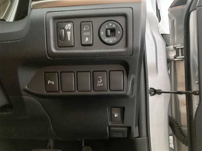 2015 Lexus CT DAA-ZWA10 (UW-69d9fa0656b3d)[18]