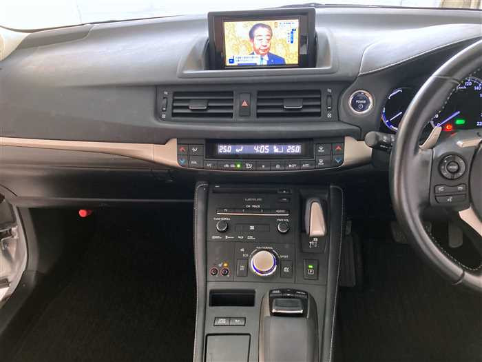 2015 Lexus CT DAA-ZWA10 (UW-69d9fa0656b3d)[20]