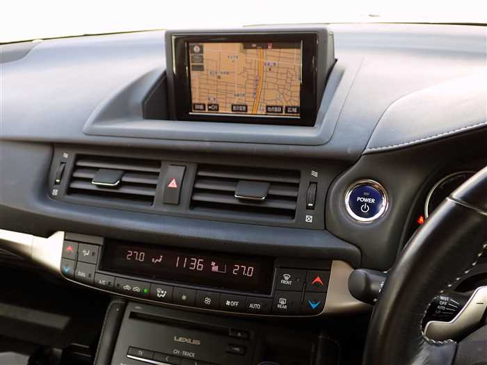 2015 Lexus CT DAA-ZWA10 (UW-69d9fa0656b3d)[21]