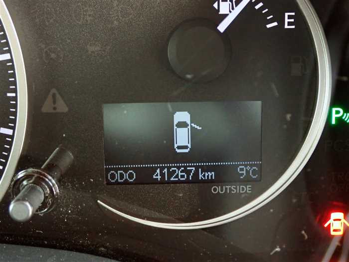 2015 Lexus CT DAA-ZWA10 (UW-69d9fa0656b3d)[22]