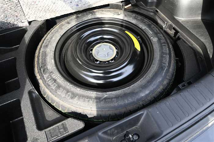 2011 Nissan JUKE CBA-NF15 (UW-69d9fa074a507)[13]