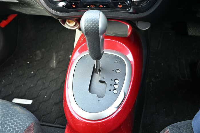 2011 Nissan JUKE CBA-NF15 (UW-69d9fa074a507)[18]