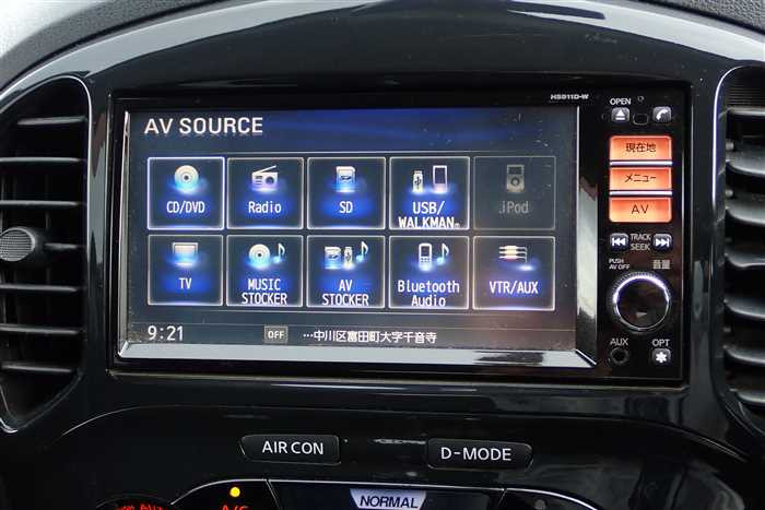 2011 Nissan JUKE CBA-NF15 (UW-69d9fa074a507)[22]